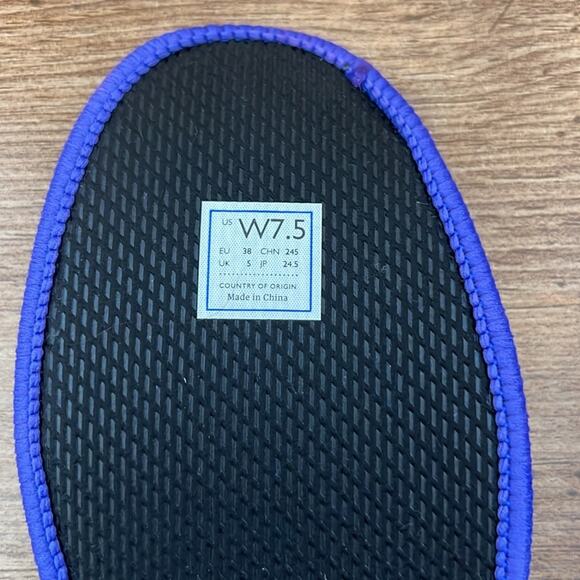 Rothy’s The Chelsea Wildcat Print Pull On Ankle Booties - Picture 15 of 16